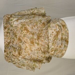 ASTR The Label Green Floral Form Fitting Flowy Blouse